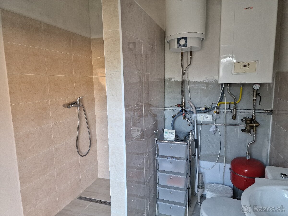 Na predaj 5-izbový rodinný dom - 4