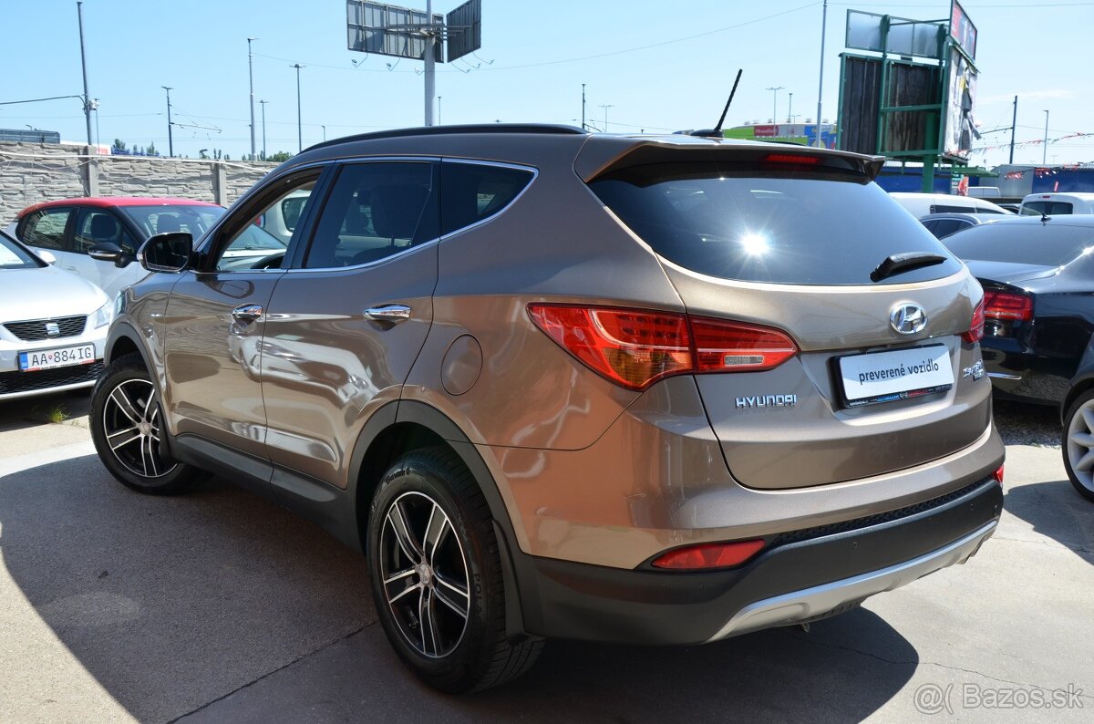 Hyundai Santa Fe 2,2 CRDi PREMIUM 4x4 AT6 145KW - 4