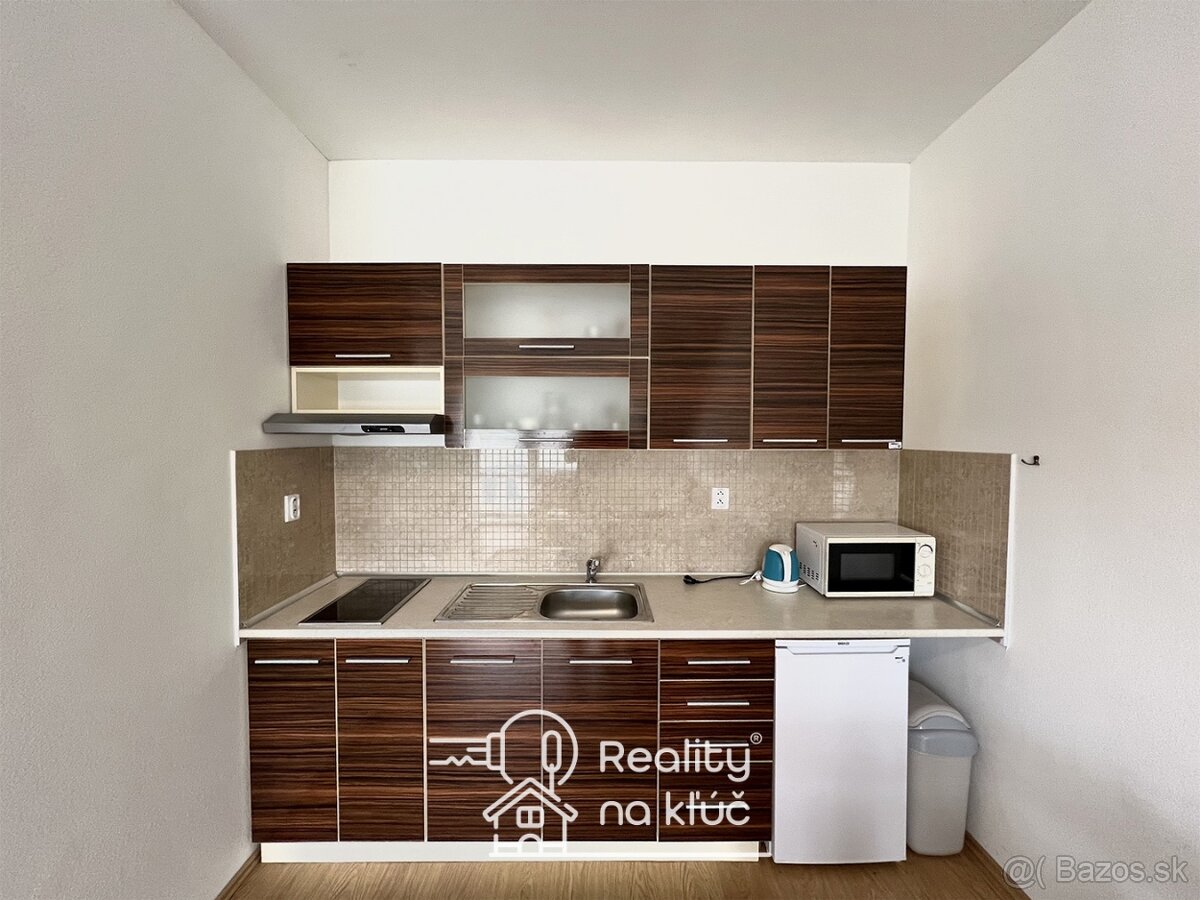 Na predaj dva zariadené 2-izbové apartmánové byty s balkónom - 4