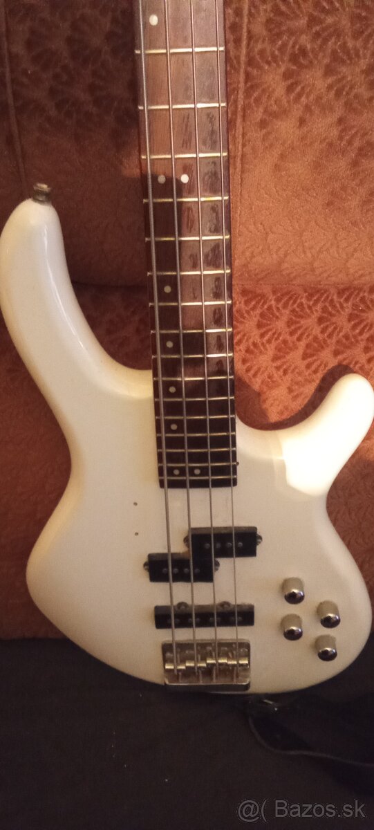 Basová Gitara Cord - 4