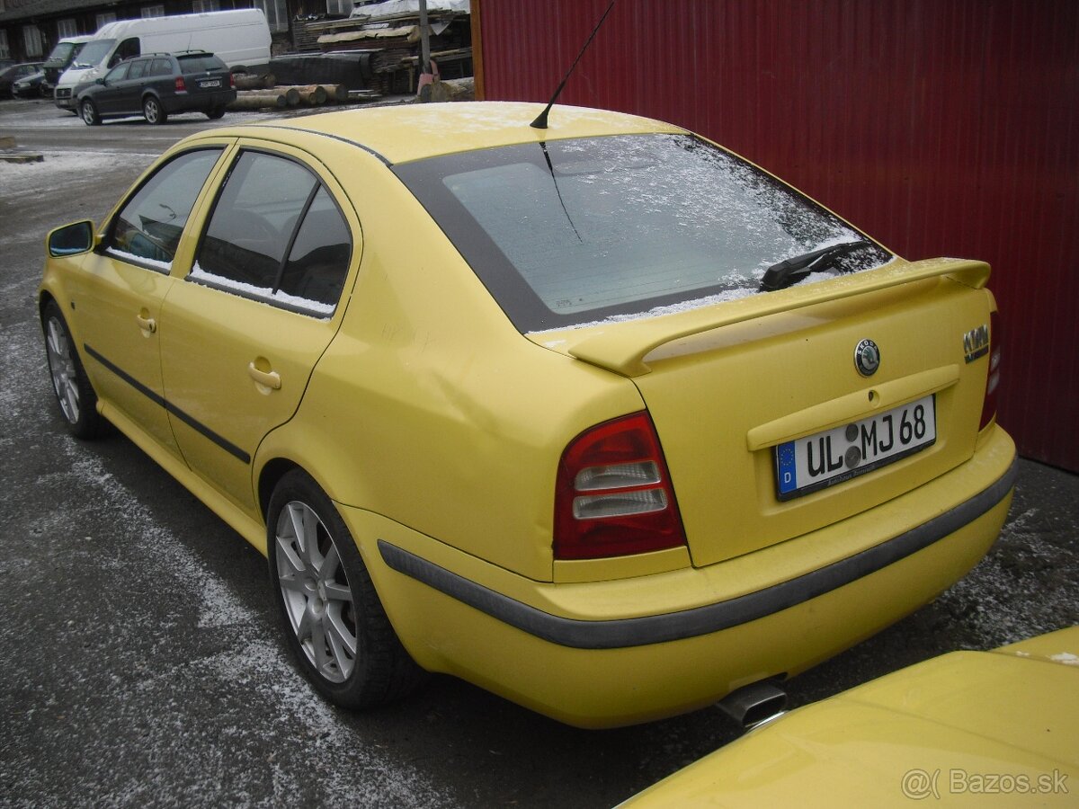 Skoda Octavia RS1 - 4