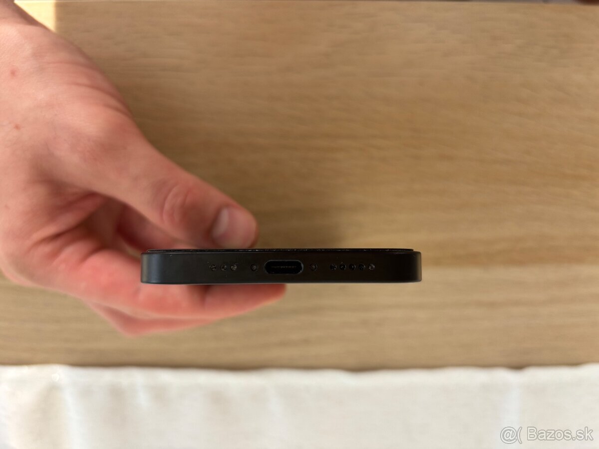 Predam iPhone 16e 128 GB v záruke - 4