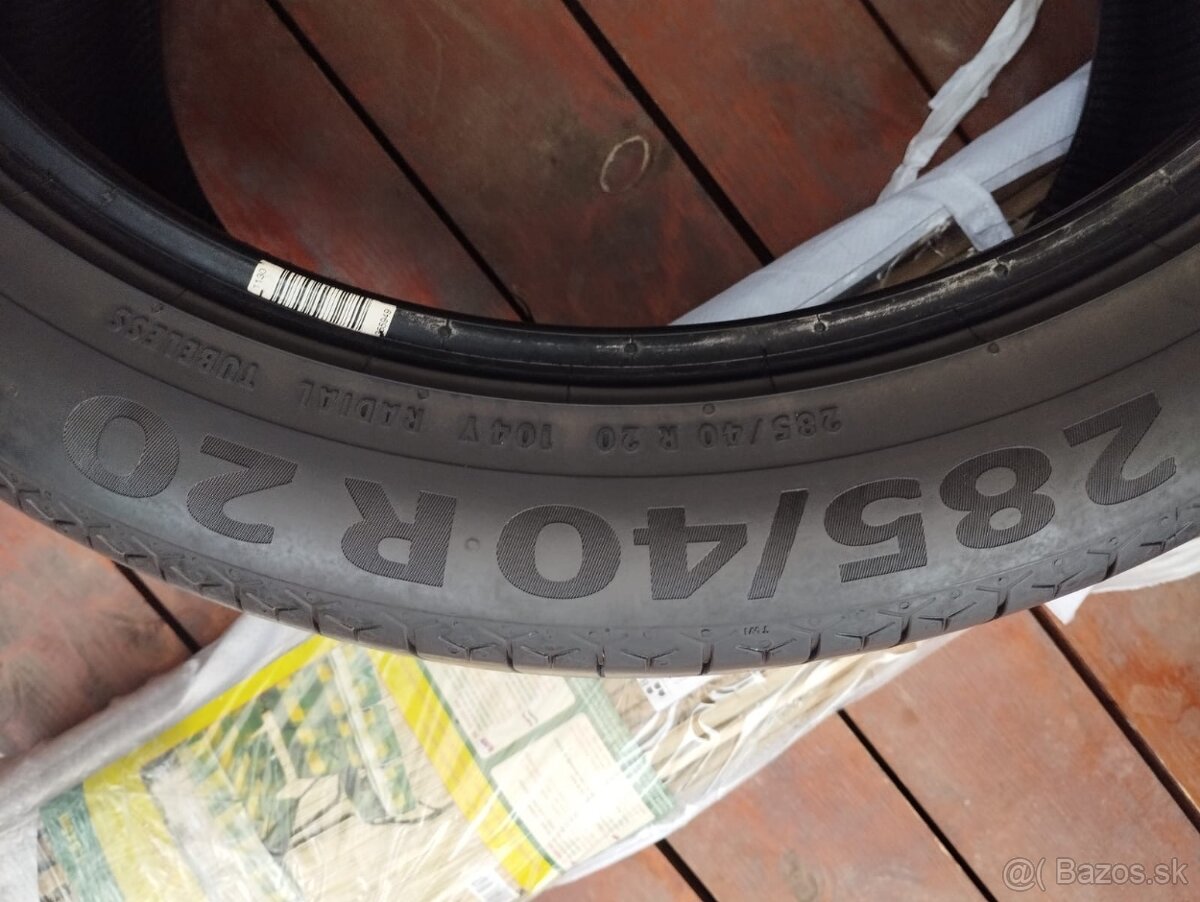 285 40 R20 Continental letni 5mm - 4