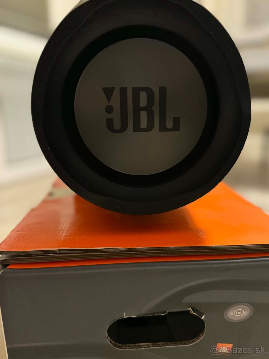 JBL Boombox - 4