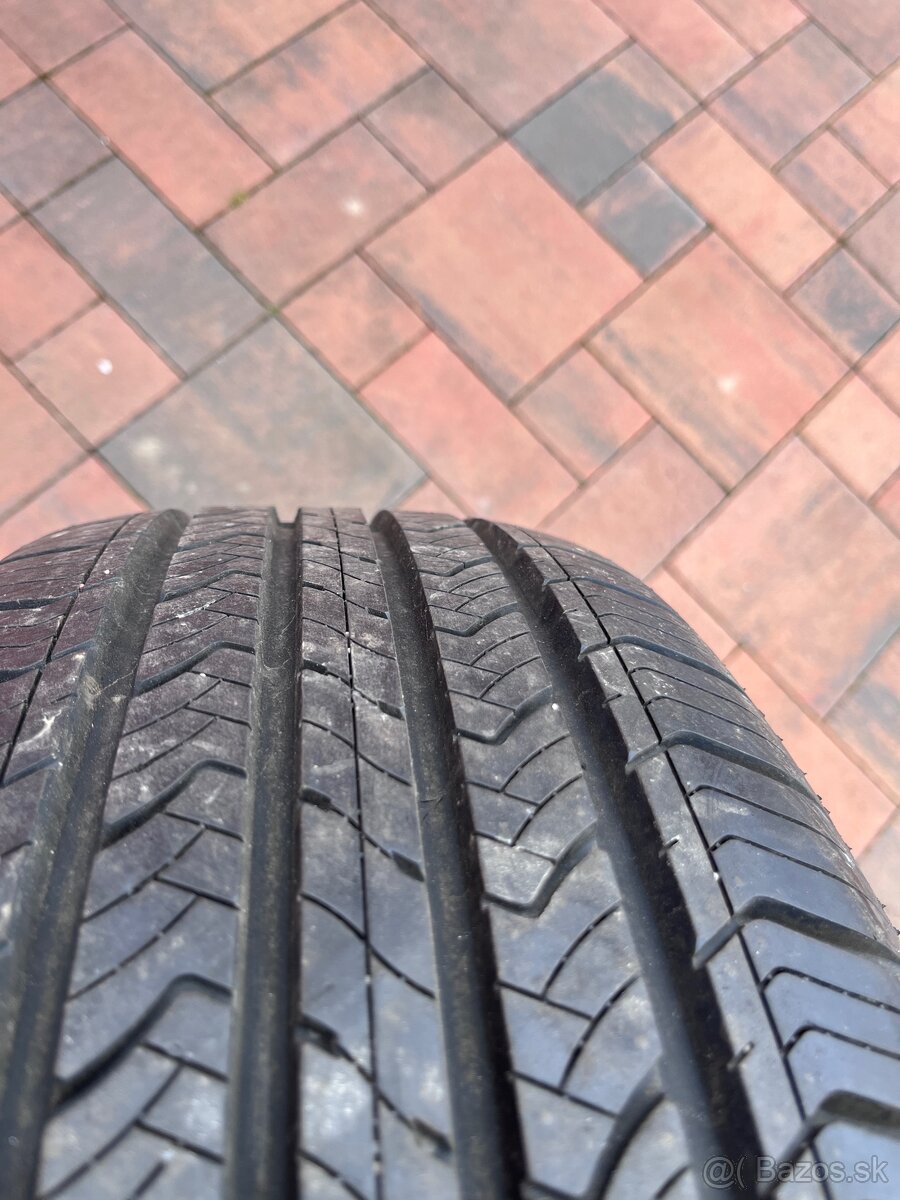Predám Letné pneu Maxxis 215/55/17 - 94V - 4