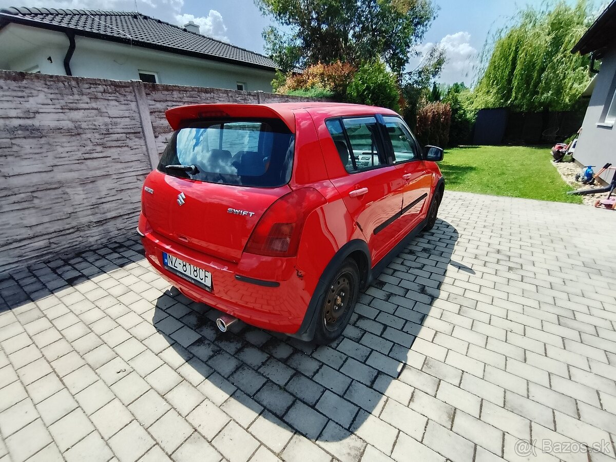 Predám Suzuki Swift 1.3 benzin - 4