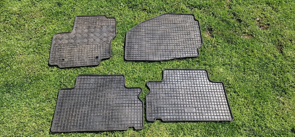 Zimné pneumatiky s diskami a puklicami na Ford Galaxi - 4