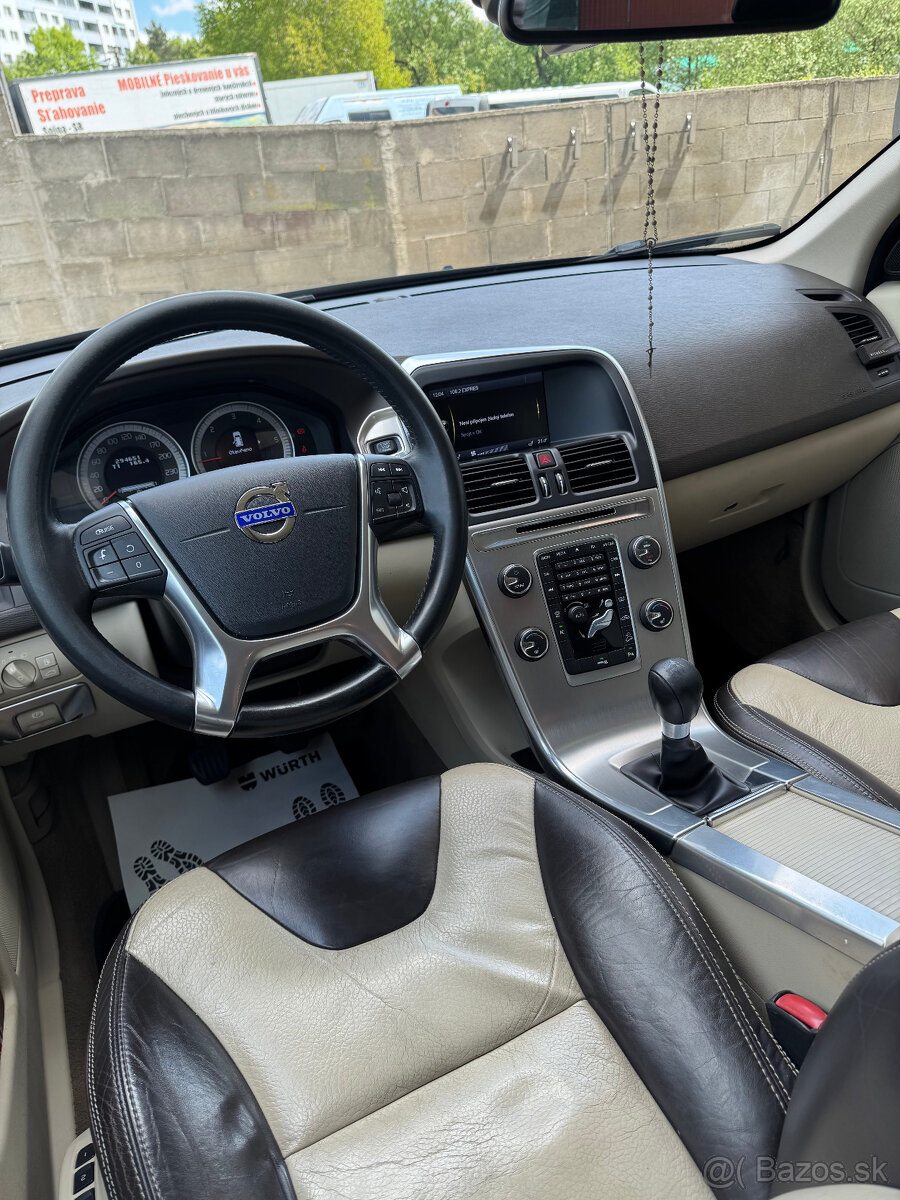 Predám Volvo XC60 2,4 D5 158 kW AWD ( 4x4 ) - 4