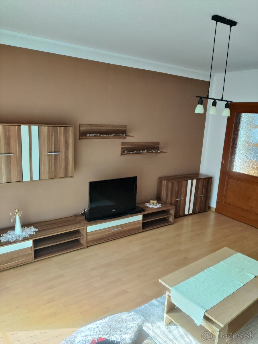 🏡 Na predaj: väčší poschodový rodinný dom – Spišské Vlachy - 4