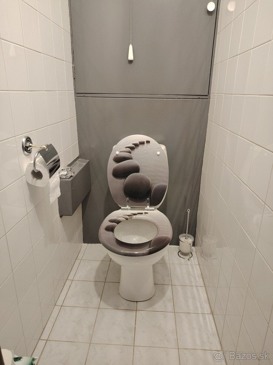 Predám pekný , veľký 4-izbový byt , - 4