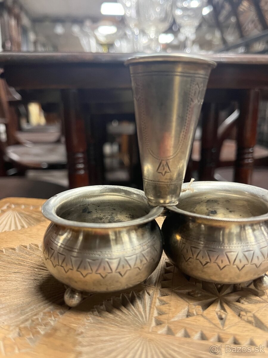 Strieborná gravírovaná solnička - 4