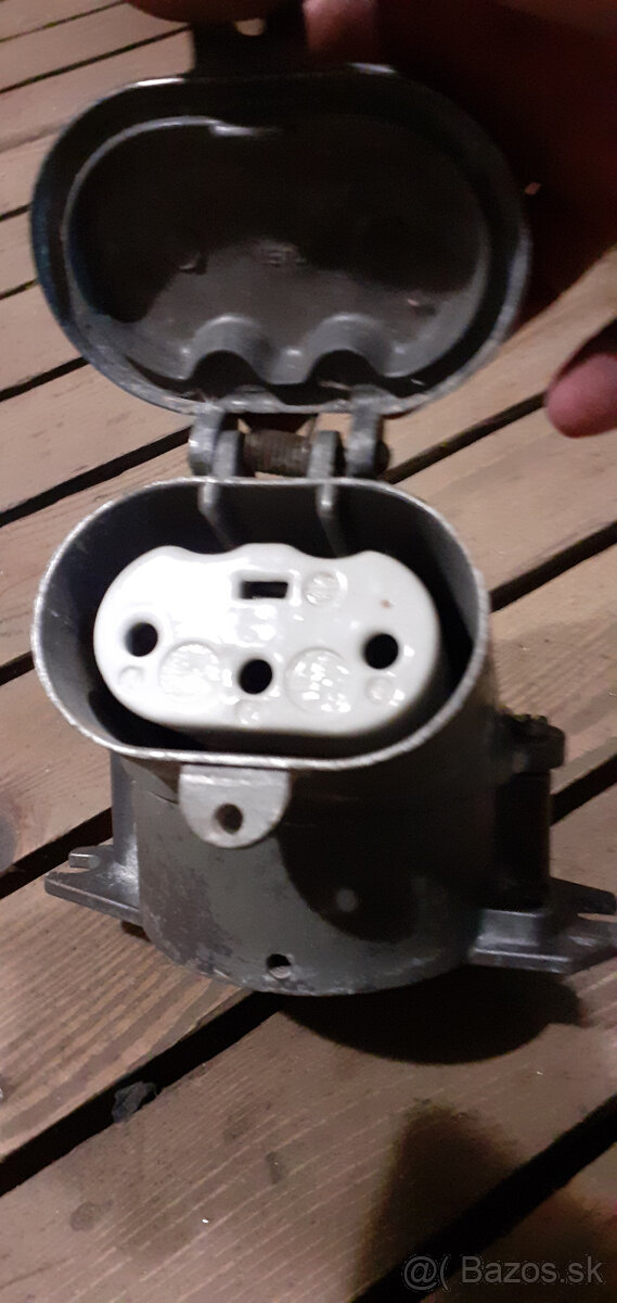 Zasuvky, zastrcky - 4