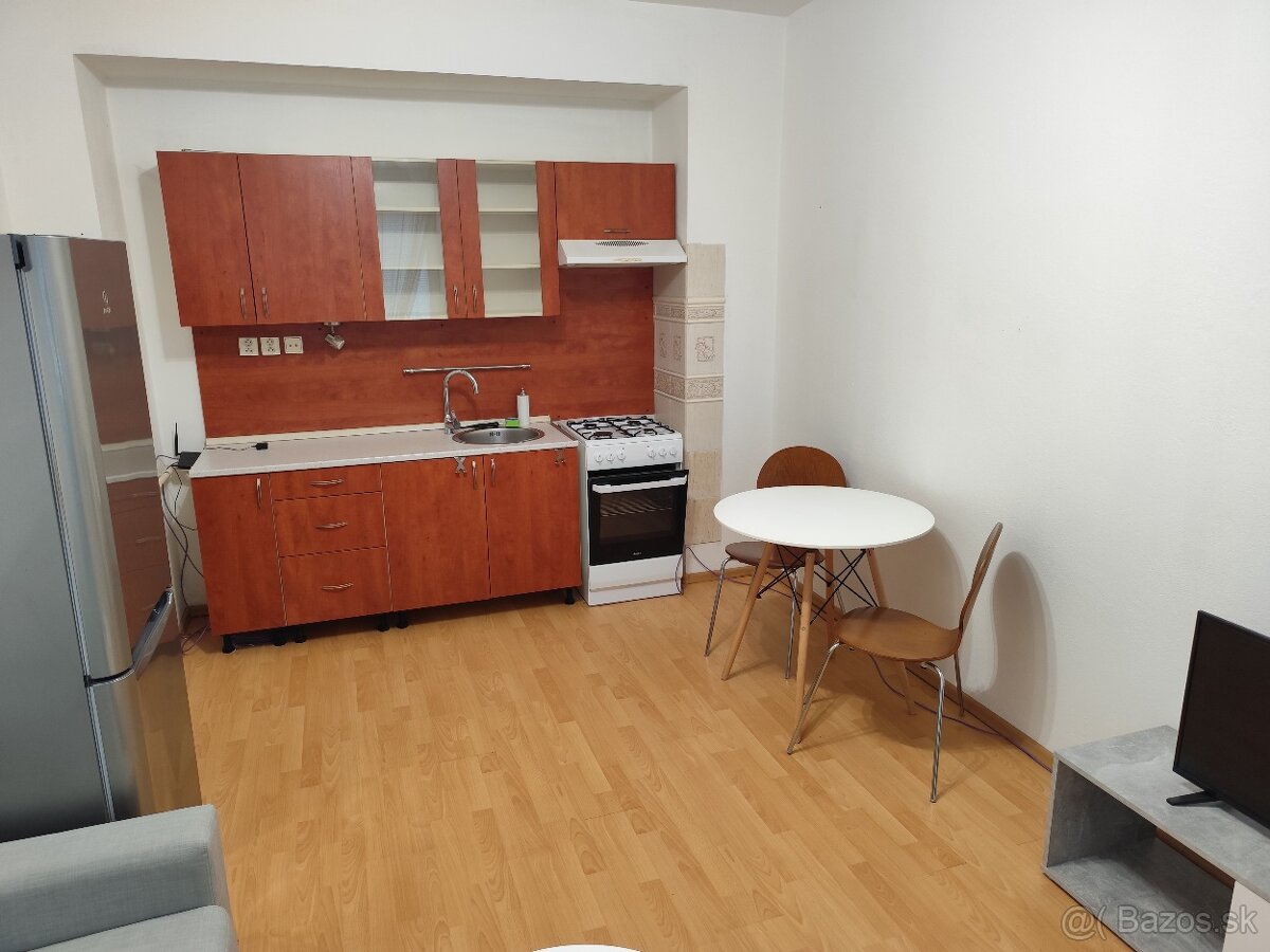 Prenajmem 2 izbový byt, cena s TV, internetom a parkovaním - 4