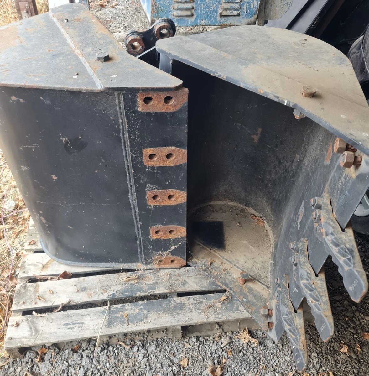 lyžice pre stroje JCB 8025, 8026, 8030, 8035 - 4