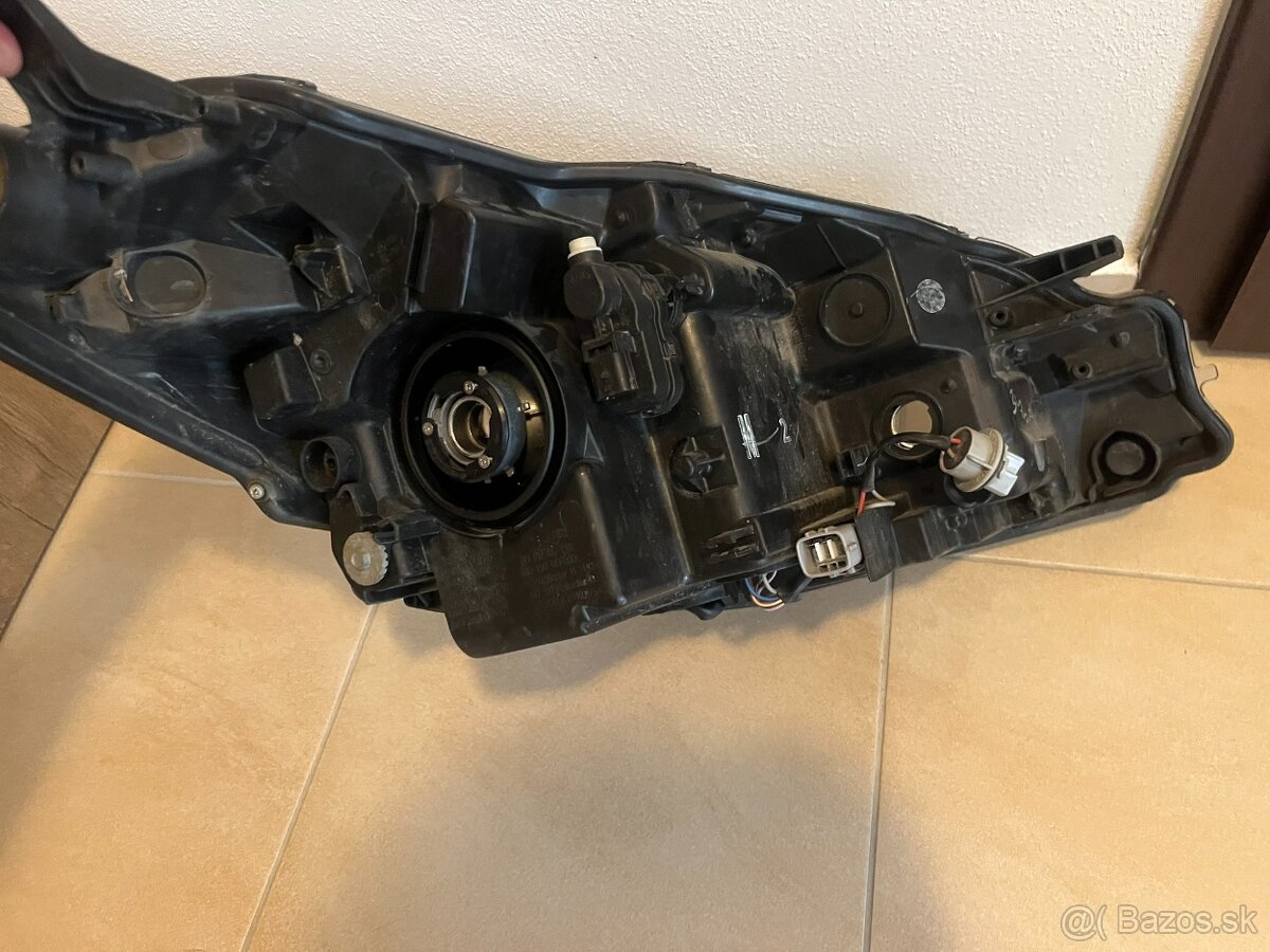 Toyota Yaris 3 2017-2020 facelift, predné ľavé svetlo - 4