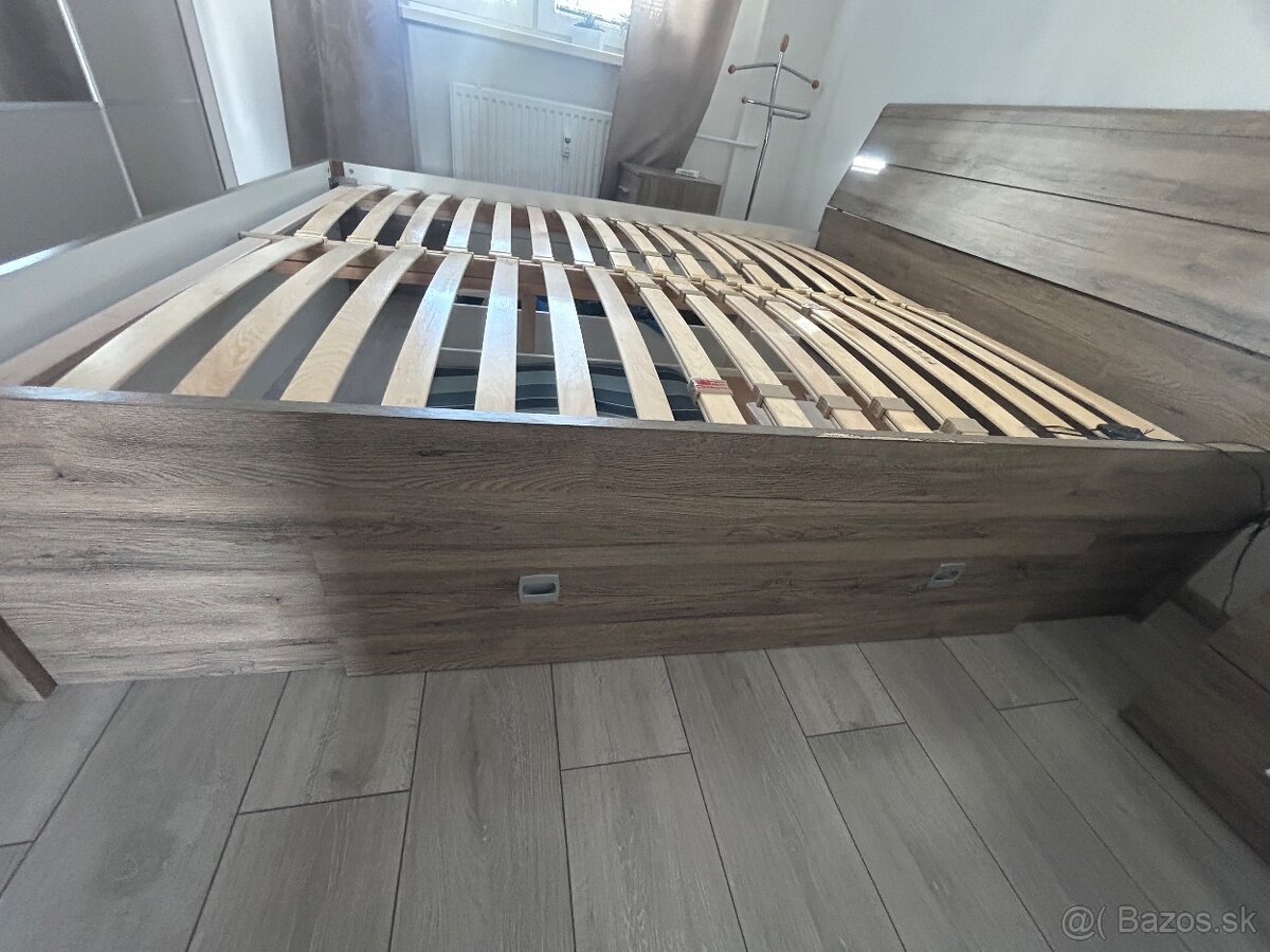 Manželská posteľ - 4