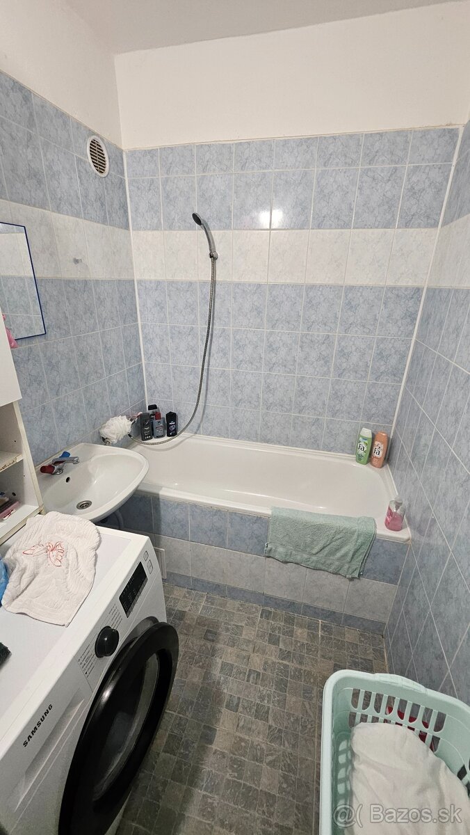 Prenájom - 1 izbový byt - Poltár - 4