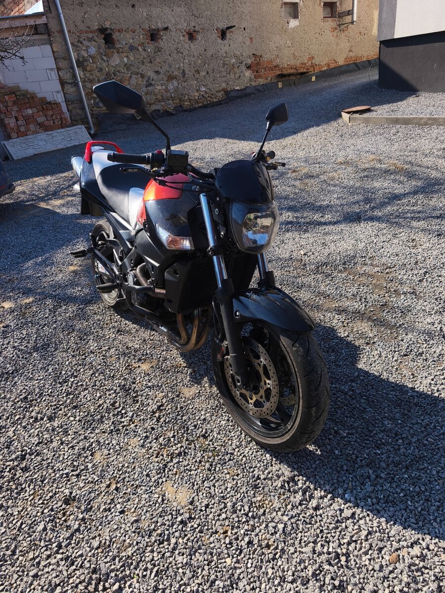 Suzuki gsr 600 - 4