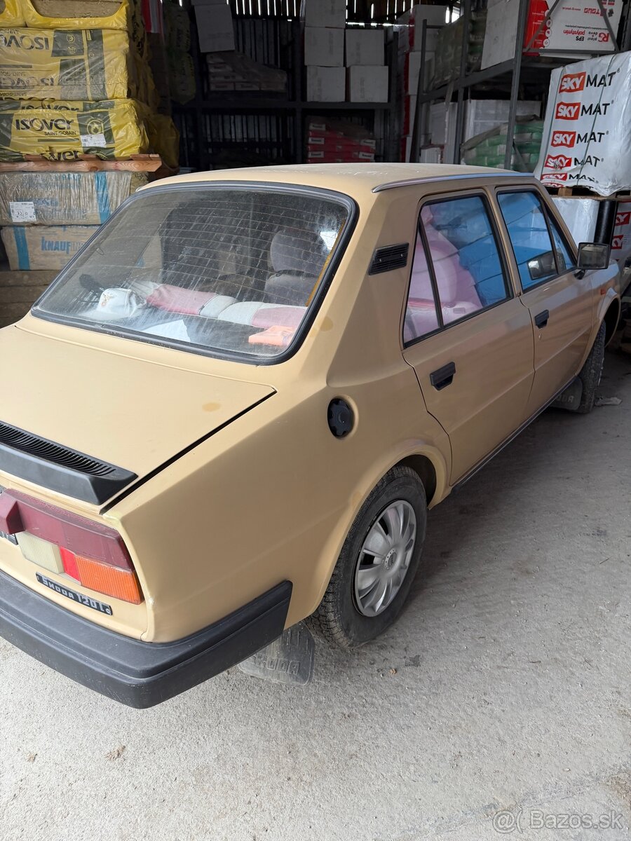 Škoda 120L - 4