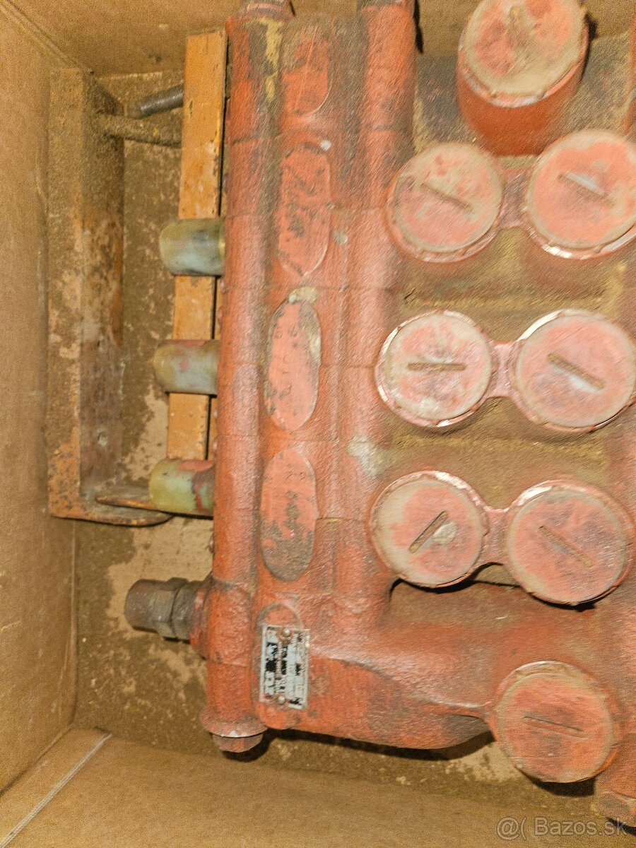 Rozvádzač hydraulický RS 25 - 4