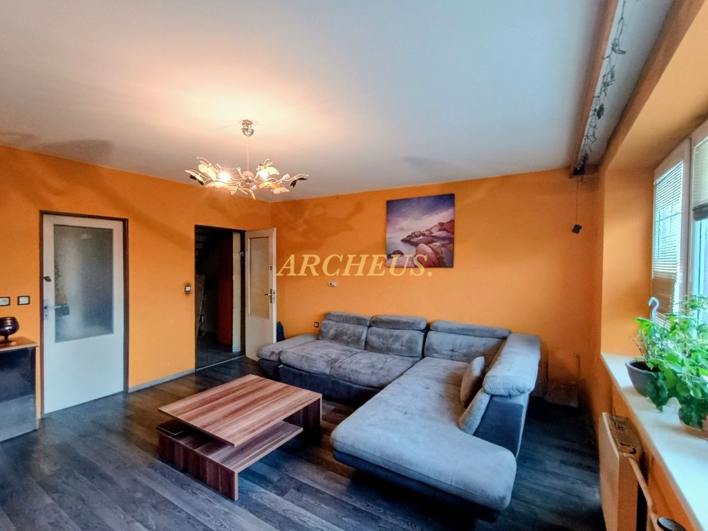 NA PREDAJ VIACGENERAČNÝ RODINNÝ DOM, POZEMOK 584M2, MYJAVA - 4