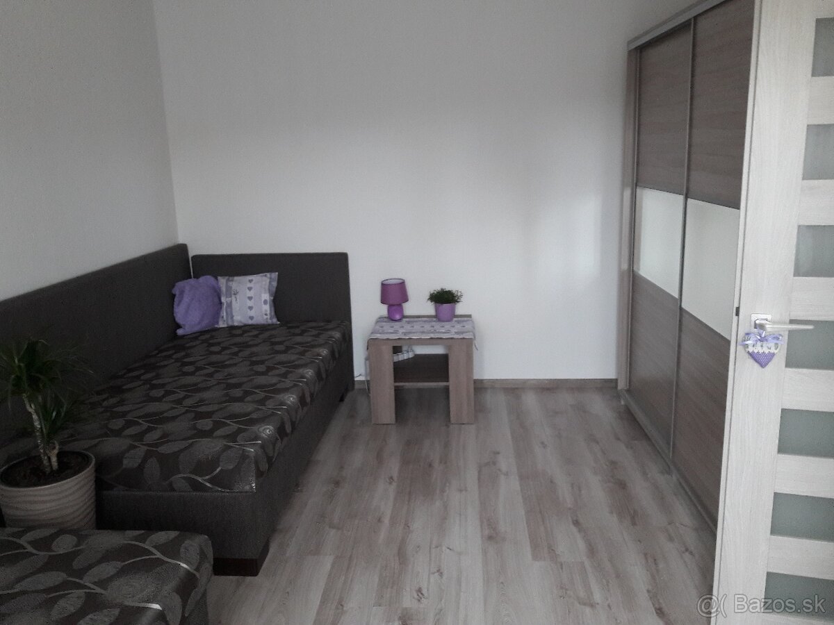 1 IZBOVÝ BYT NA PRENÁJOM NA ULICI HRADNEJ - 4