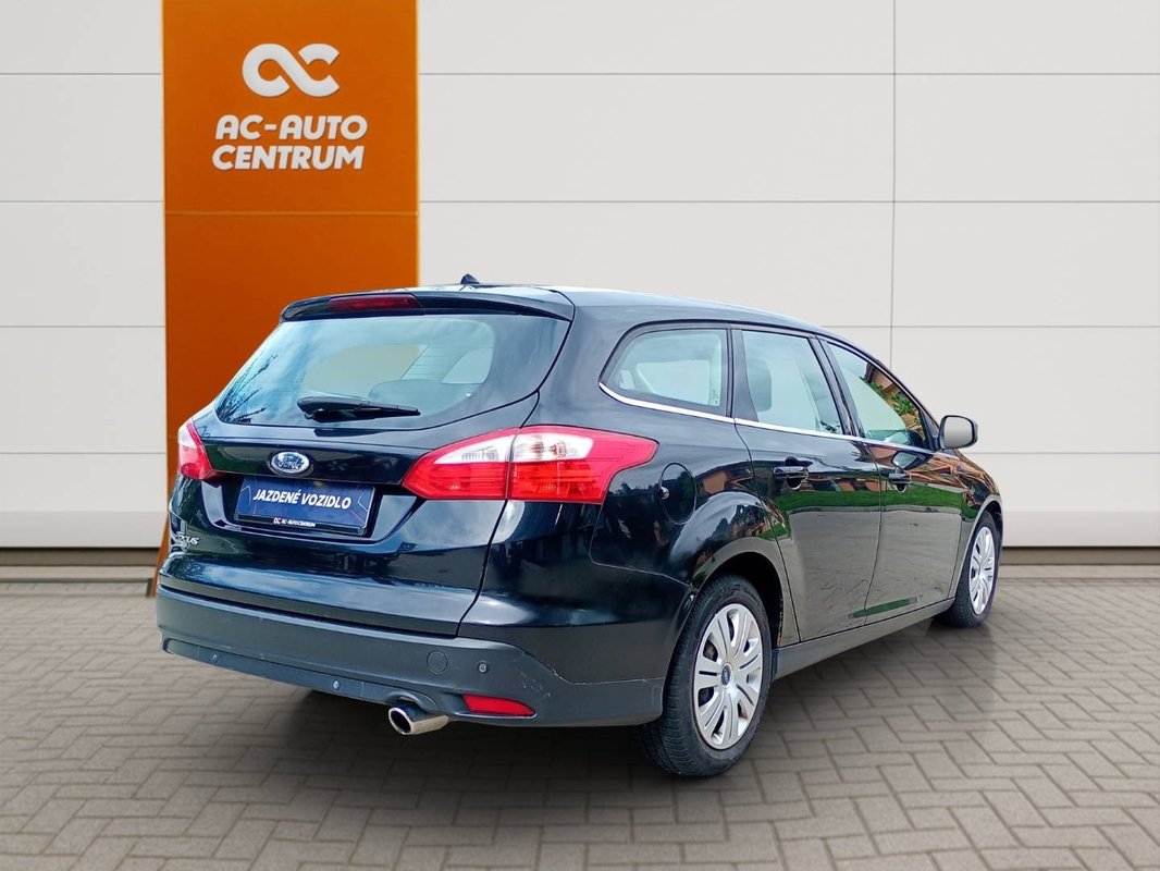 Ford Focus Kombi 2.0 TDCI Titanium A/T - 4