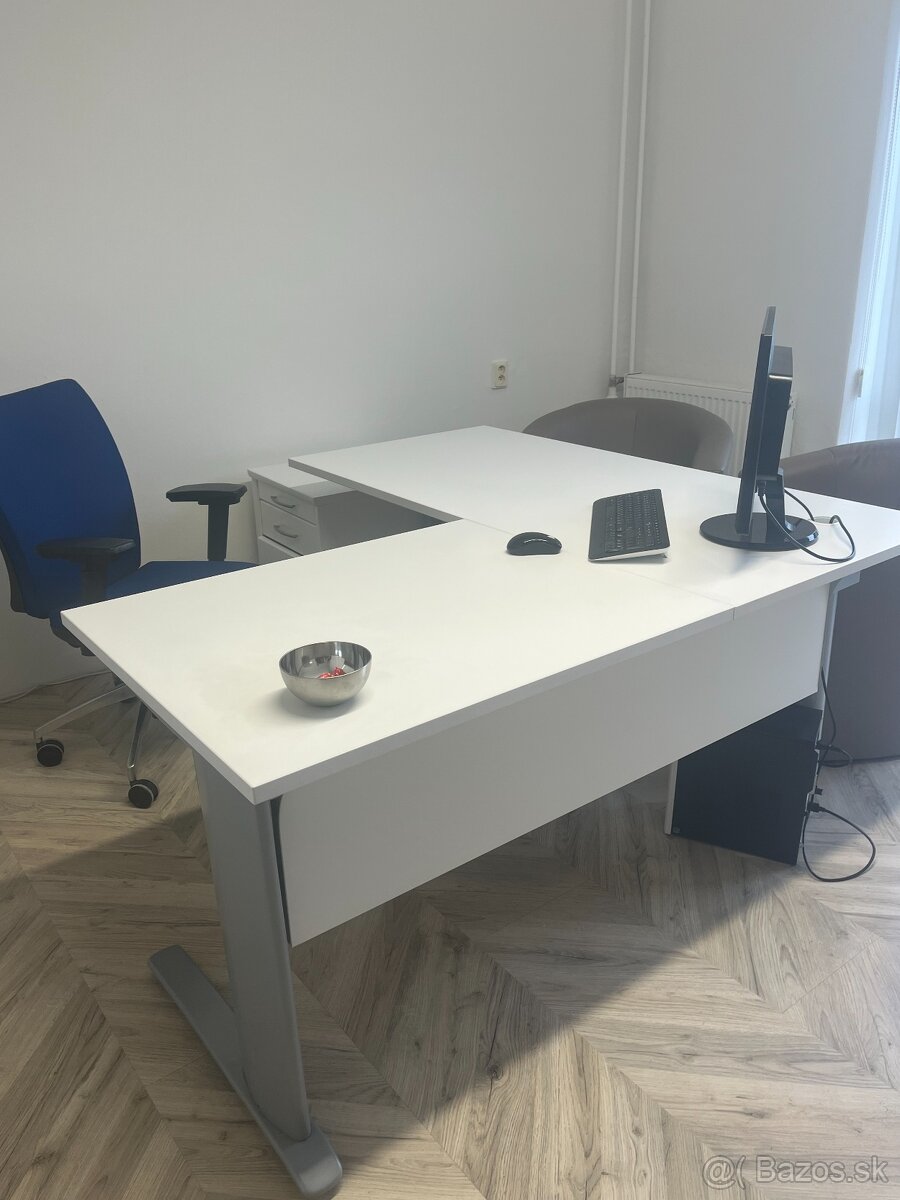 kancelárske stoly - rohové - 4