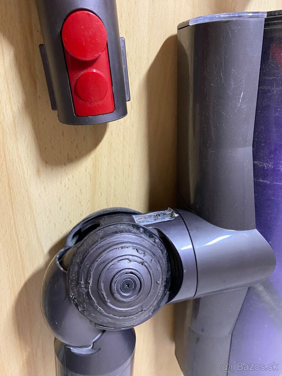 vysávač Dyson V7 - 4