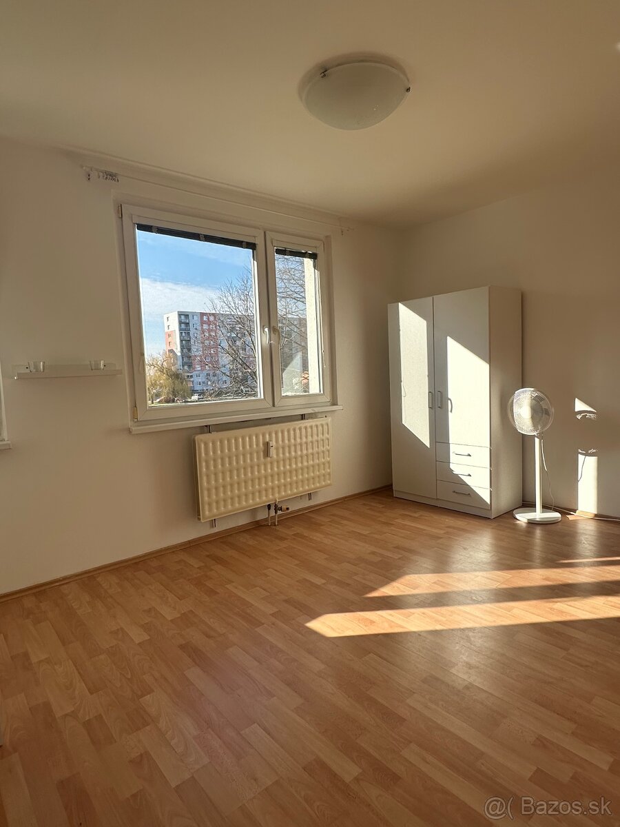 Kiadó egyszobás lakás - 4