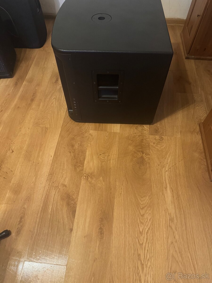 Predám -subwoofer Yamaha msr 800 w - 4