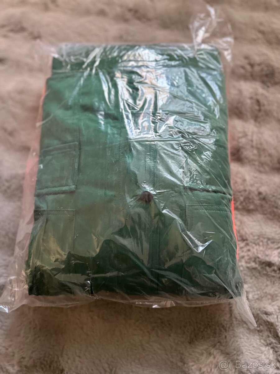 Predam pilcicke protiporezove monterky a prilbu - 4