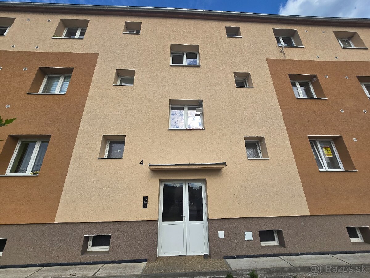 Obrovský 2 izbový byt s balkónom znížená cena - 4