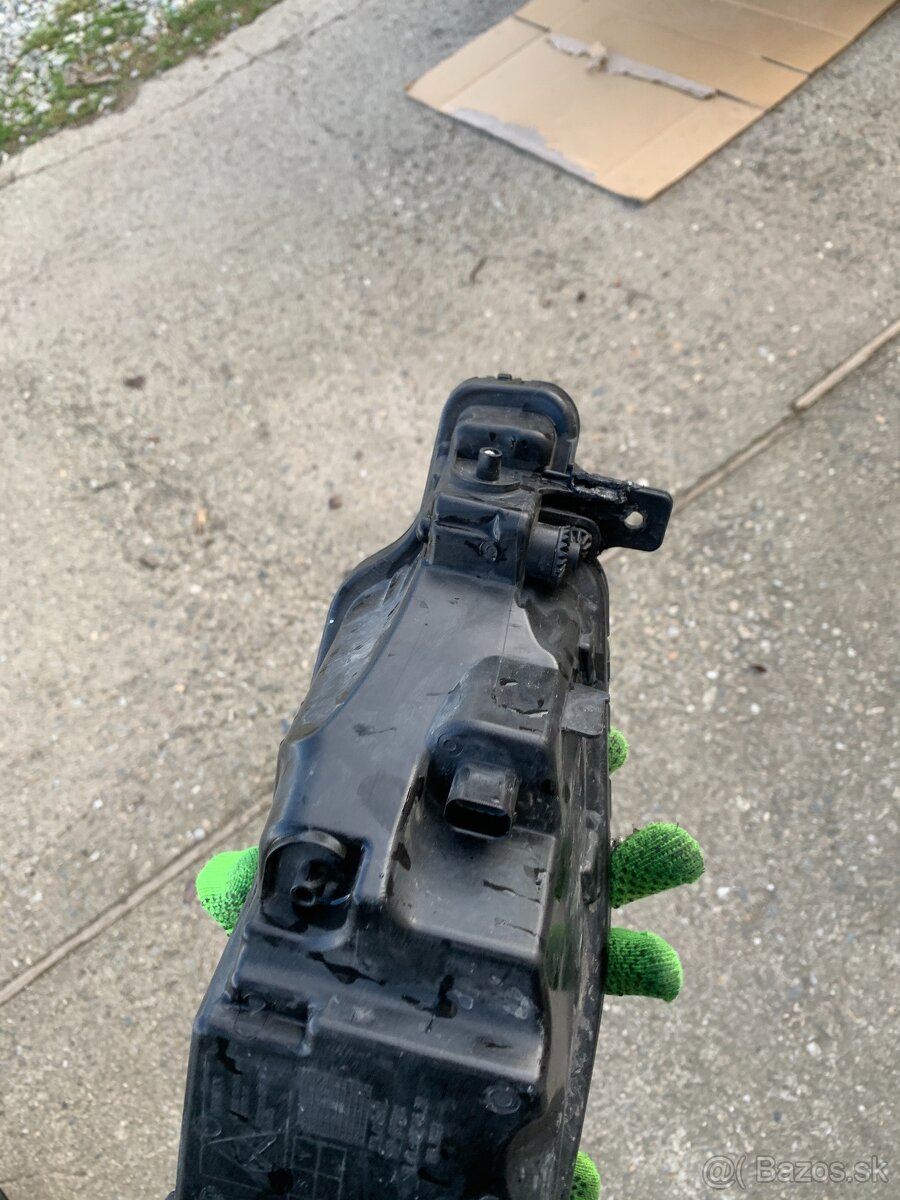 PŘEDNÍ MLHOVKA vw passat b8 lift prava - 4