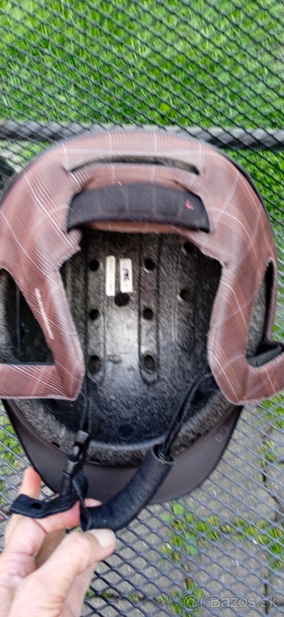 Jazdecka prilba velkosť L ------------------20 eur - 4
