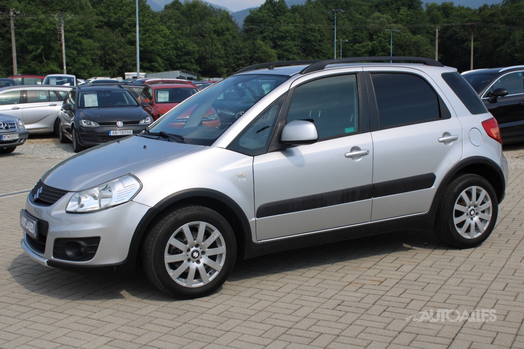 Suzuki SX4 1,5i 82 kW - 4