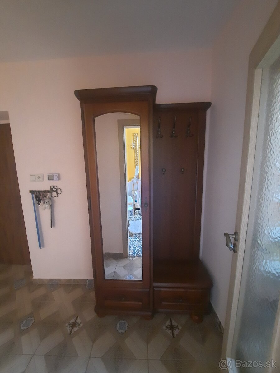 Chodbová skriňa - 4