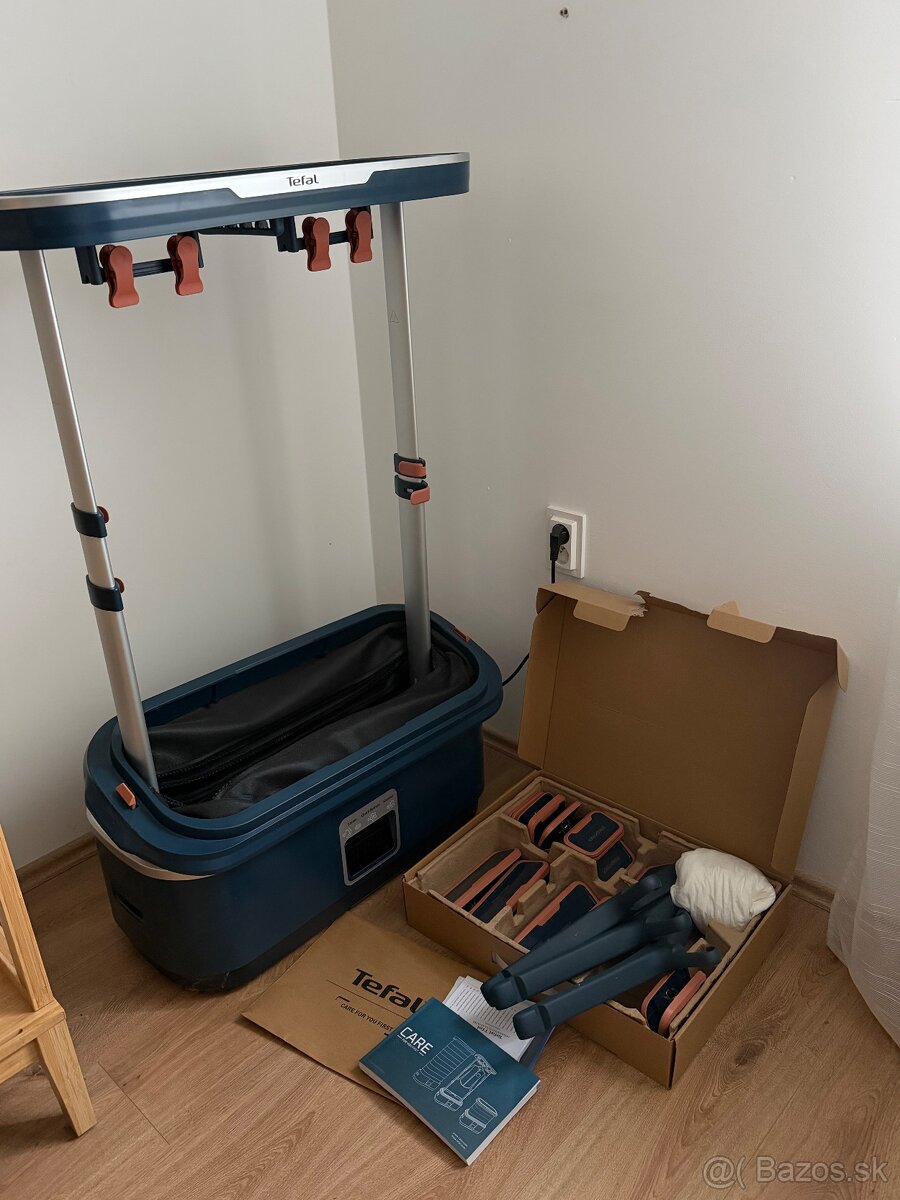 Stojanový naparovač odevov Tefal Care for You First YT2020E0 - 4