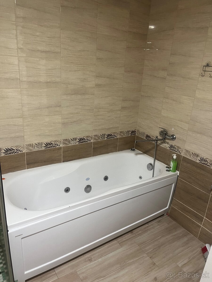 Apartmán v bytovom dome. - 4