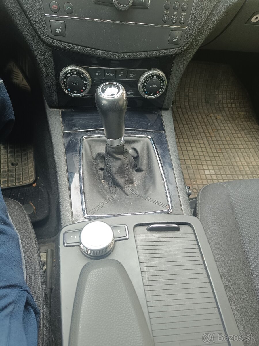 Predám Mercedes C 180 benzín w204 - 4