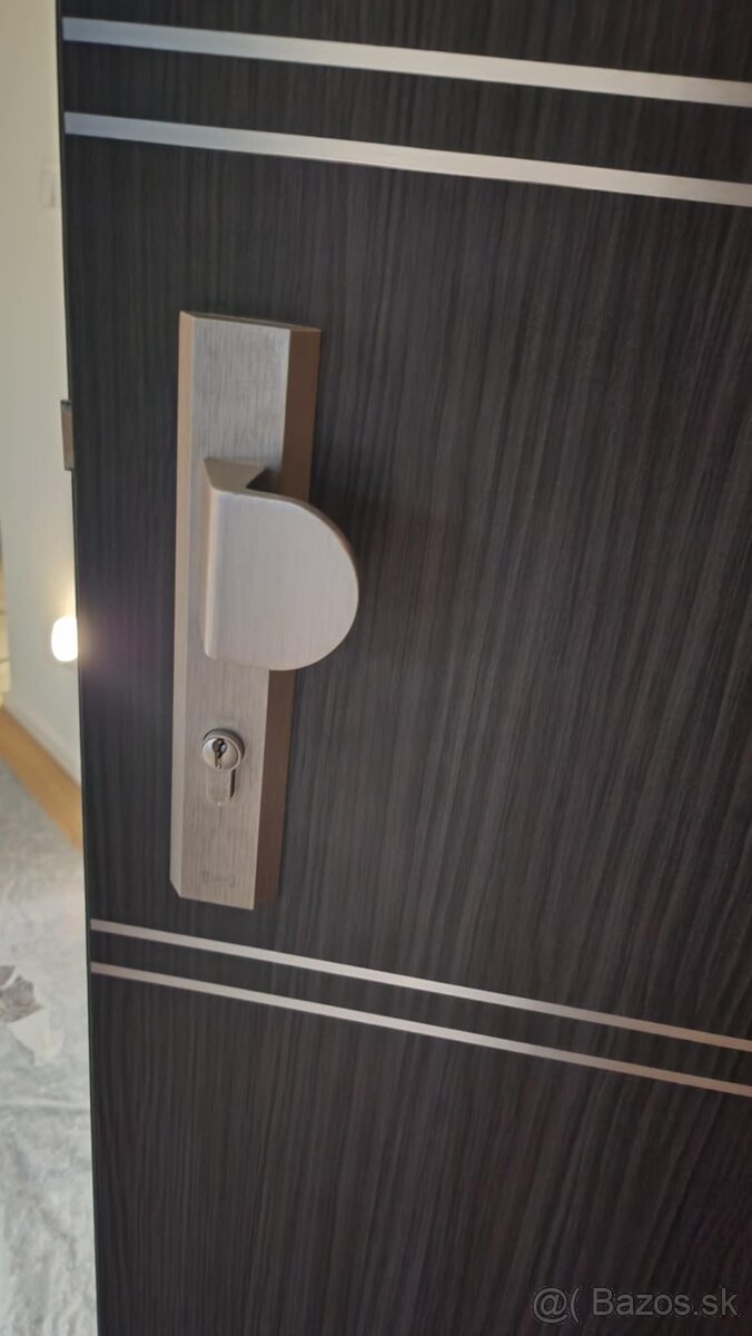 Predam dvere ľavé 80 - 4