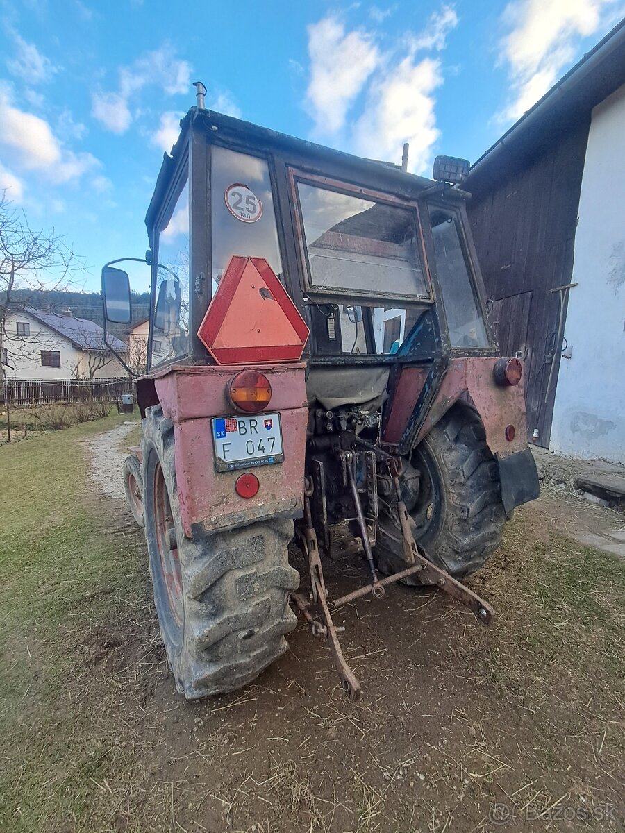 Predám traktor ZETOR - 4
