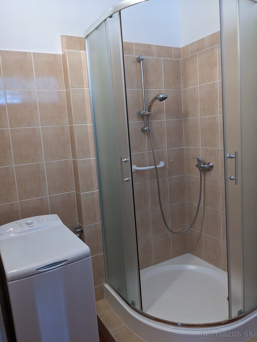 1-izbový byt v Revúcej na prenájom - 4