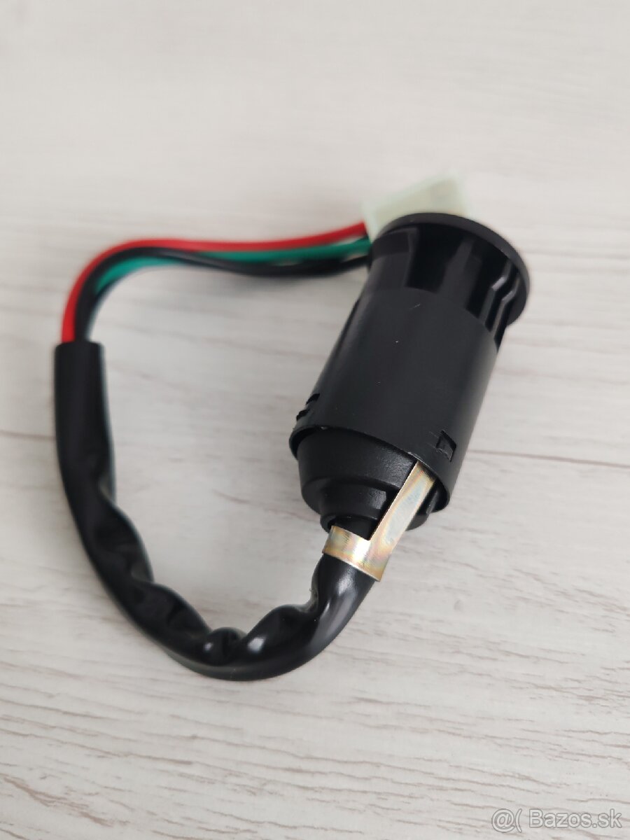 Spinacia skrinka - 4