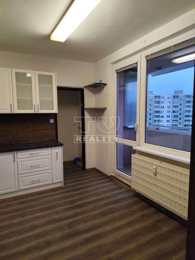 Krásne zrekonštruovaný 4-izbový byt s panoramatickým... - 4