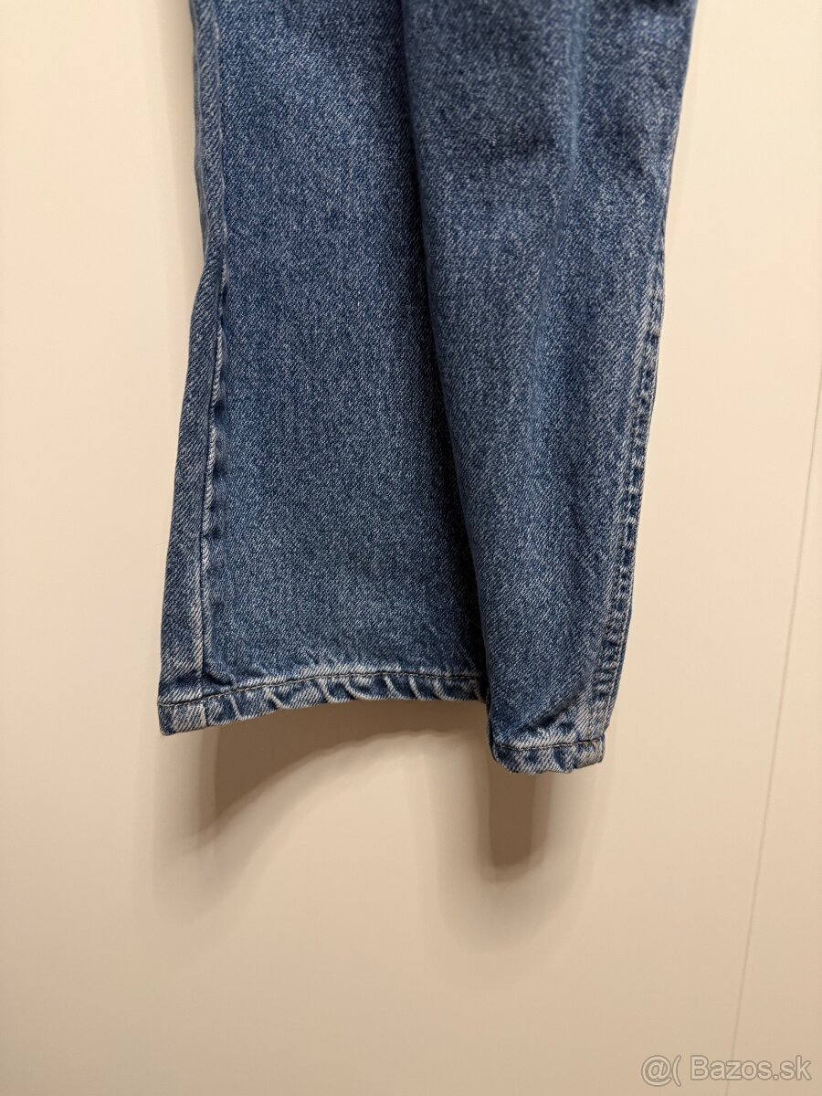 Calvin Klein - Giant Jeans - 4