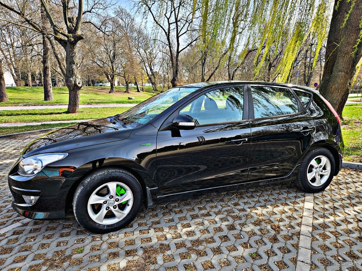 Hyundai i30 1.6 CRDi rv:9/2011 142 tis.km - 4