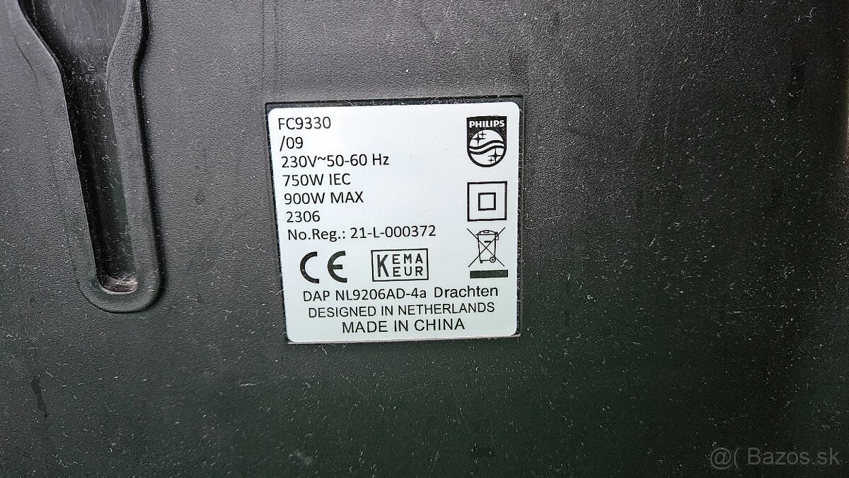 PHILIPS vysávač 900W - 4
