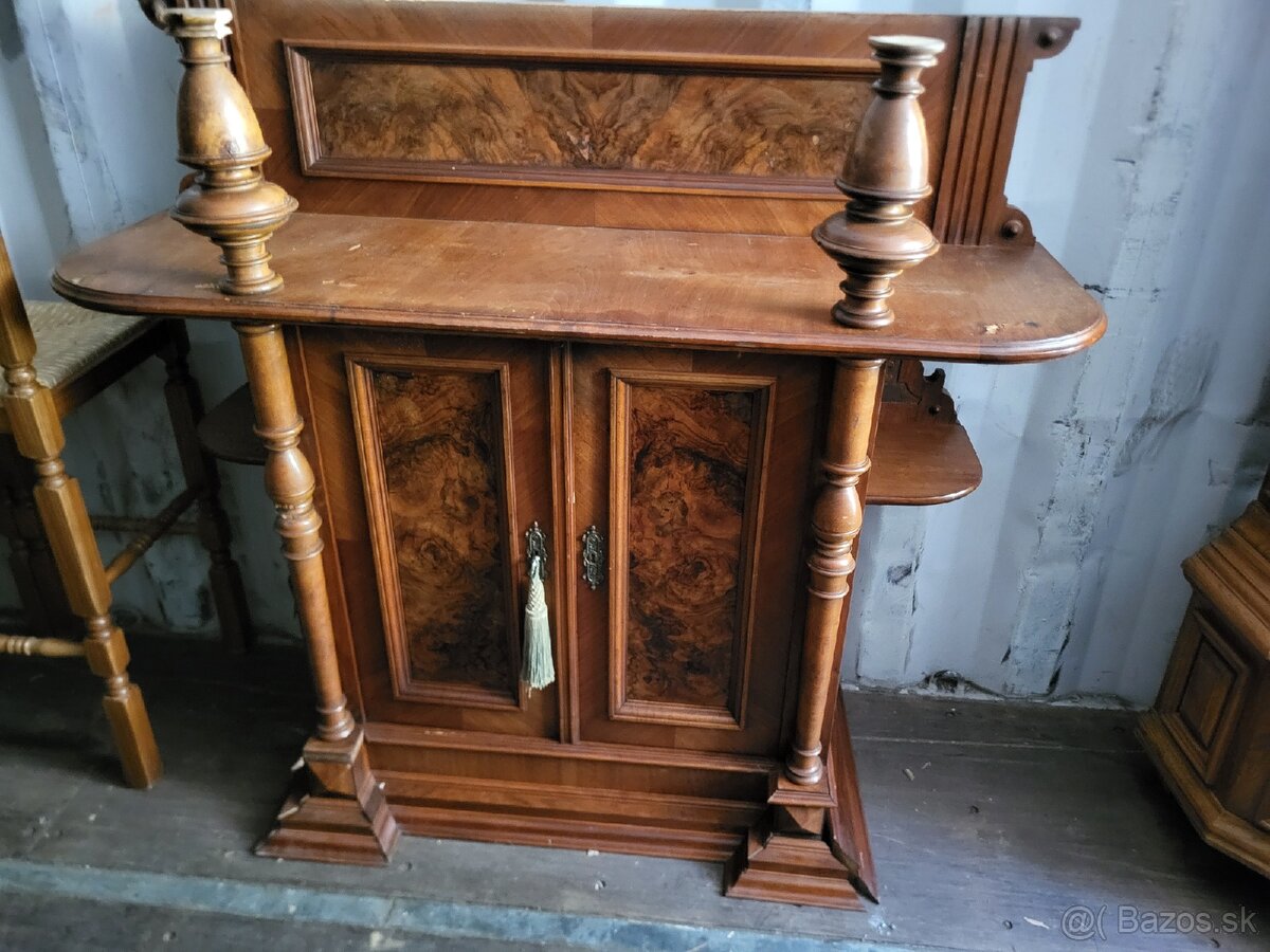 Starožitná skriňa - 4