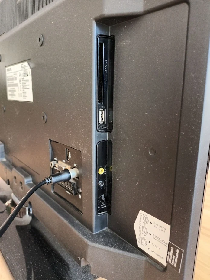 Predám televízor Philips 65 cm - 4